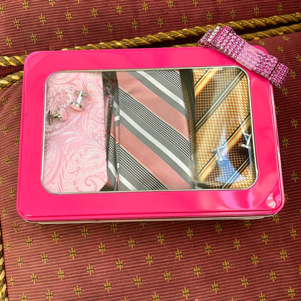 Lot of Men’s Ties and cuff links New
